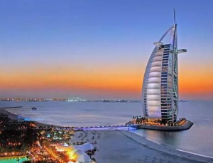 迪拜展臺(tái)應(yīng)該怎樣設(shè)計(jì)才能激起客戶購(gòu)買的興趣呢？